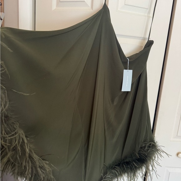 Green Asymmetrical Backless Cocktail Dress - Picture 6 of 6